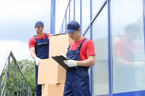 Reliable Whitecity man with van service for final move tasks